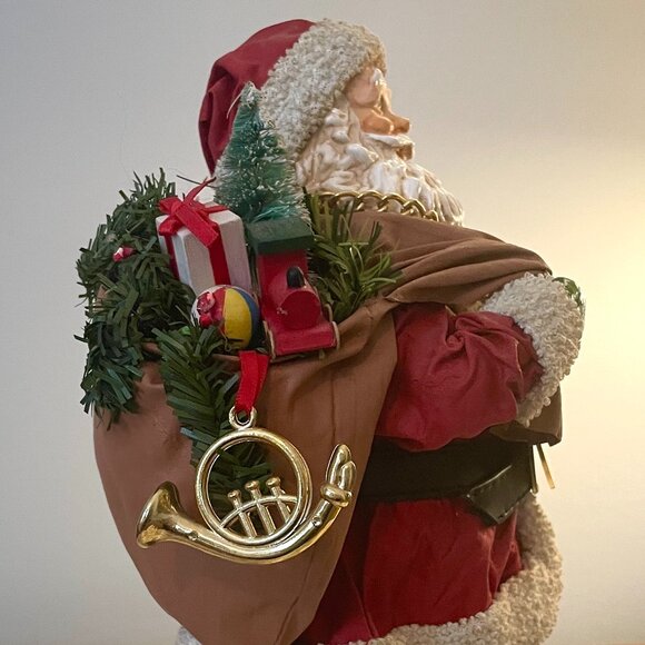 Two VINTAGE "POSSIBLE DREAMS" Clothtique Santas, Collectible Santas - Picture 4 of 14